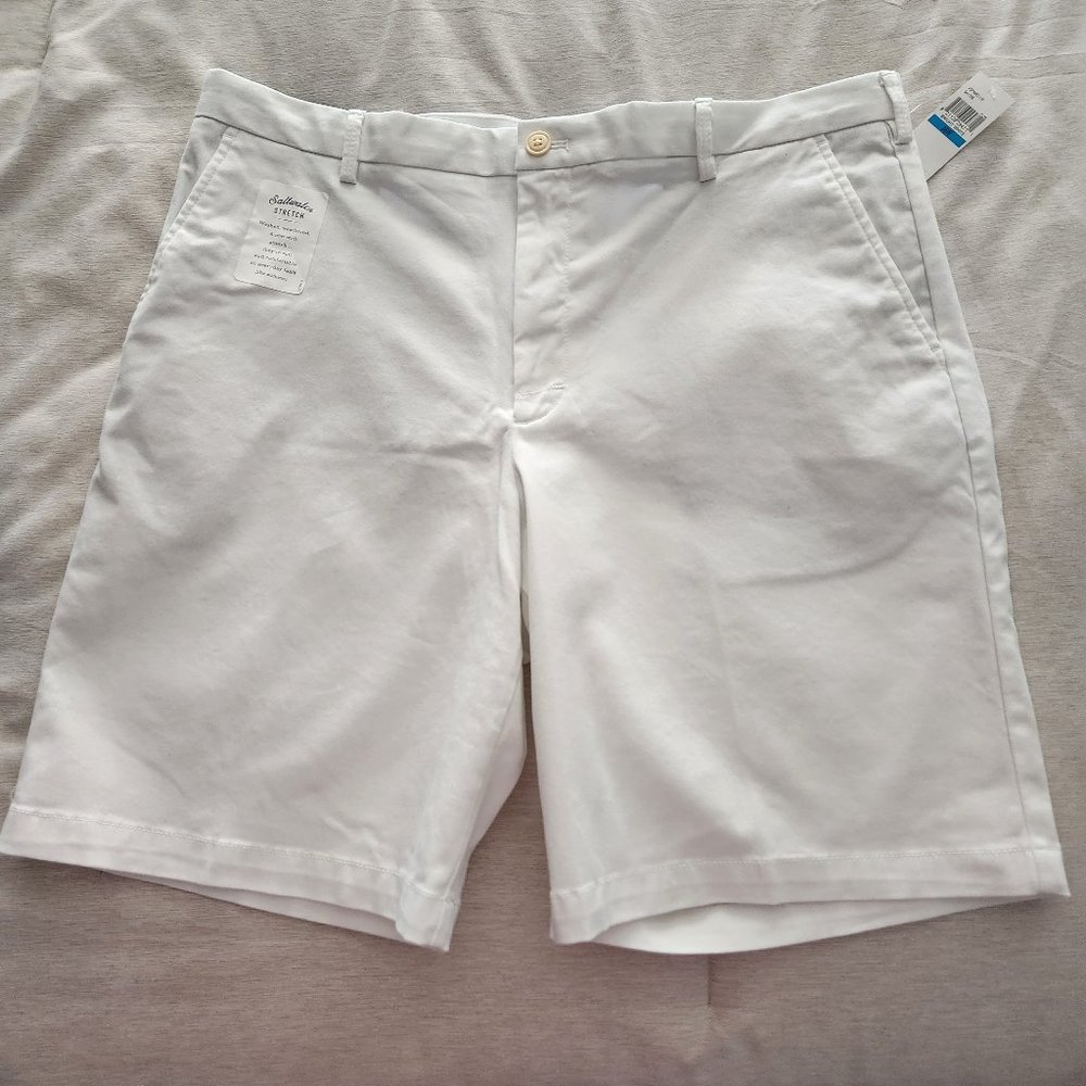 NWT MEN'S WHITE IZOD SALTWATER RELAXED CLASSIC SHORTS